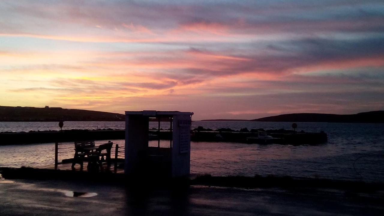The Uyeasound Old Pier Cottage Belmont  Exteriör bild